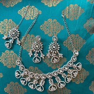 Elegant Silver Jewelry Set